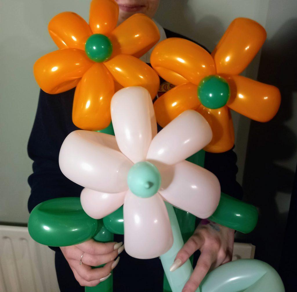 Balloon Modelling at Loughrea Library - Cruinniú na nÓg